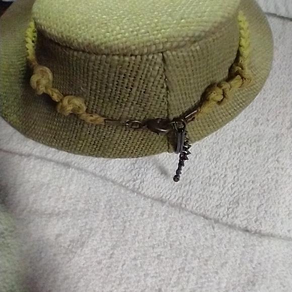 Silvertone green braided cord necklace - Picture 2 of 5